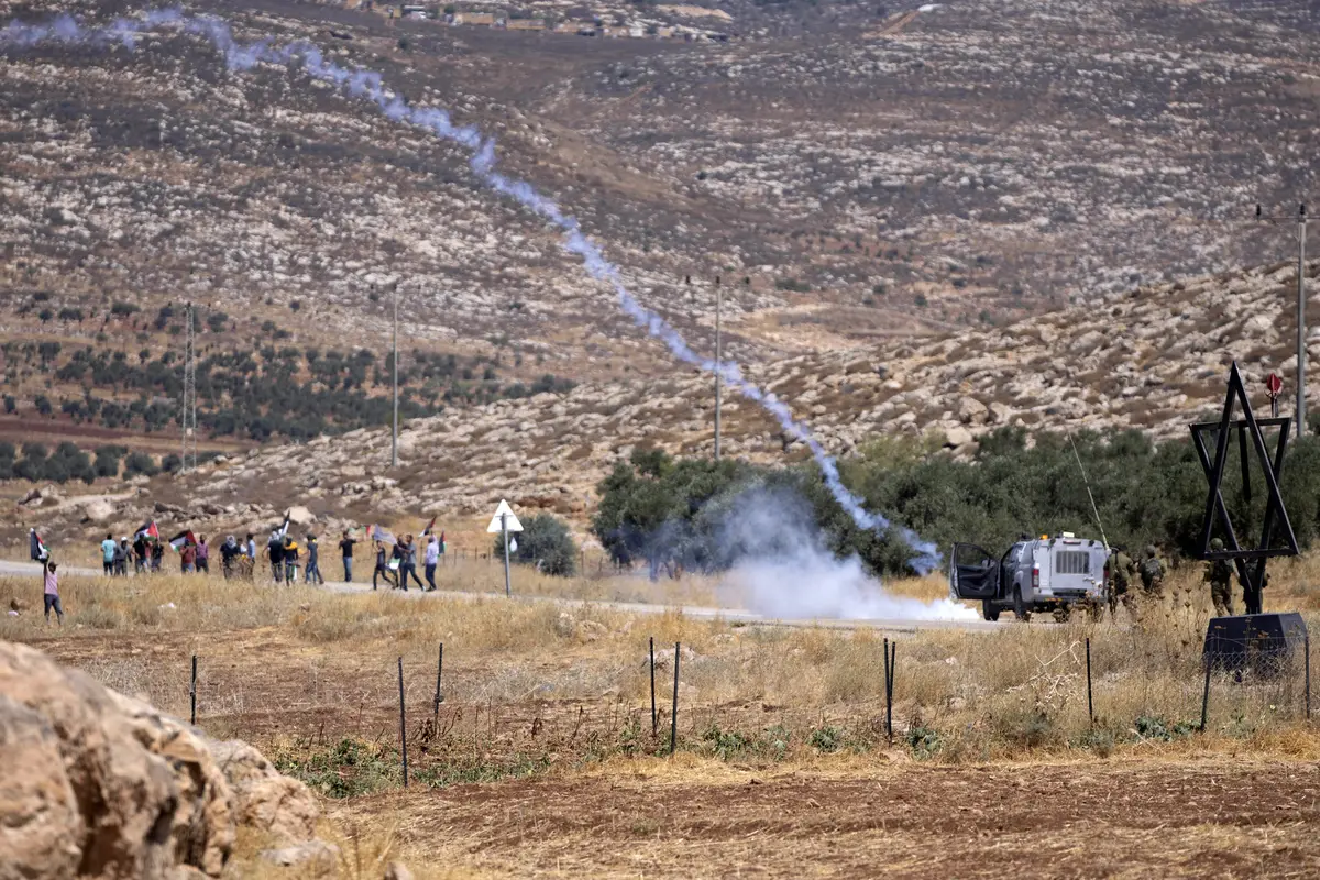 Warga Palestina Bentrok dengan Pemukim Israel di Tepi Barat