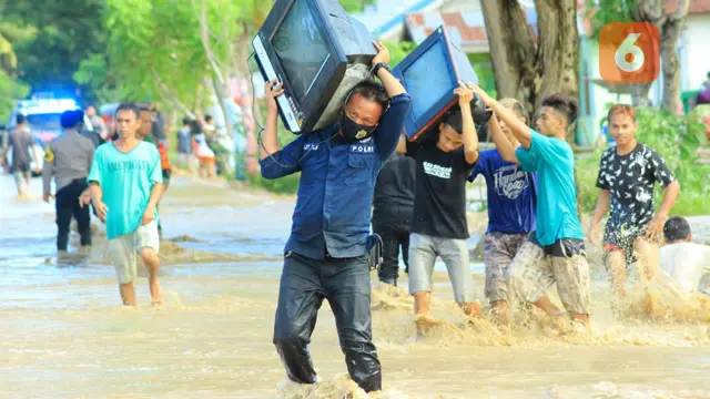 Banjir Bandang Kabupaten Bone Bolango (Bonebol) yang terjadi akibat kerusakan lingkungan (Arfandi Ibrahim/Liputan6.com)