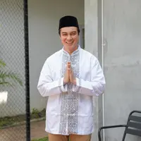 Bulan ini kembali dilaksanakan ibadah haji. Selain melalui biro trevel, ada beberapa masyarakat dan artis yang pernah mendapat undangan langsung dari Pemerintah Arab Saudi. Yang terbaru ada Baim Wong. Dengan undangan khusus, tidak lagi perlu mengantre hingga bertahun-tahun atau puluhan tahun. [Istagram/baimwong]