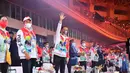Presiden Joko Widodo melambaikan tangan kepada warga saat pembukaan PON XX Papua di Stadion Lukas Enembe Kabupaten Jayapura, Sabtu (2/10/2021). PON XX Papua ini diikuti oleh 34 kontingen dengan jumlah atlet mencapai 7.039 atlet. (Foto:Tangkapan Layar YouTube Sekretariat Presiden)