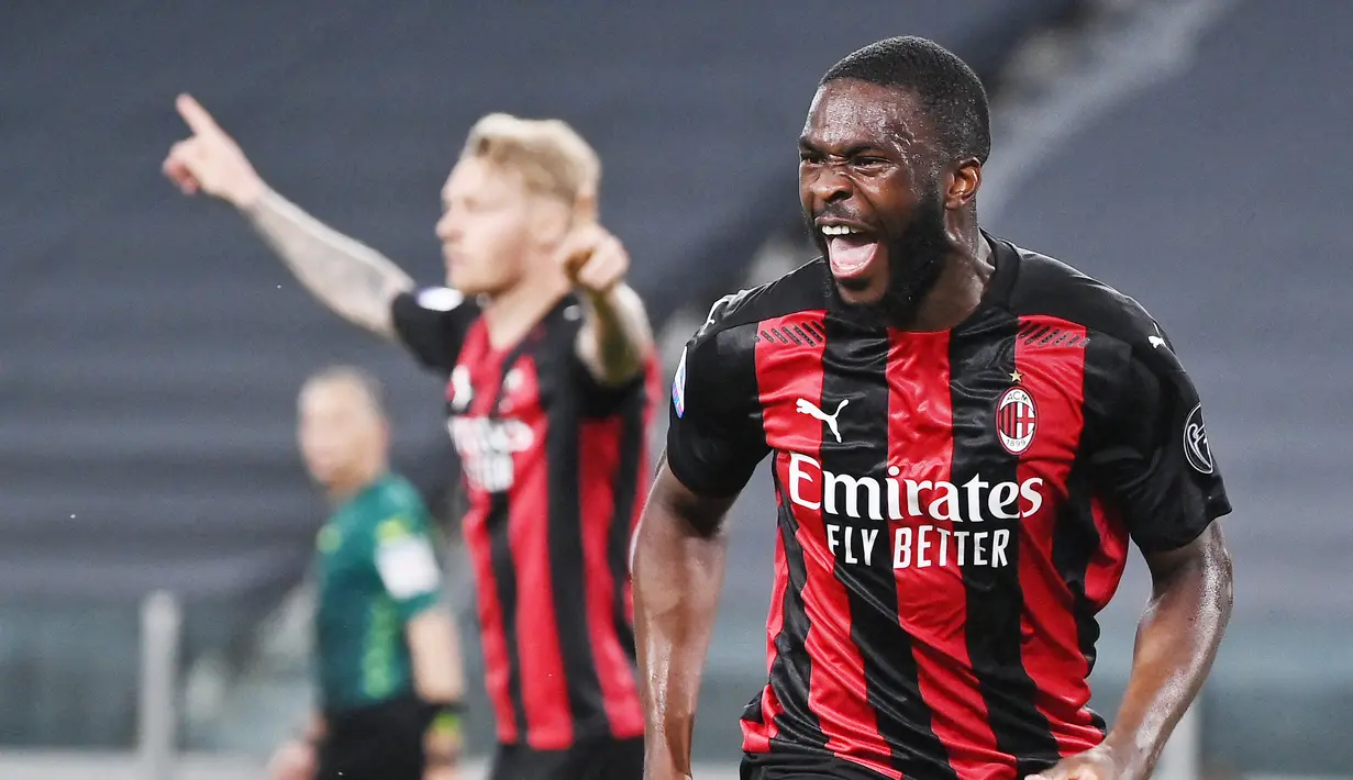 Fikayo Tomori - Pemain buangan Chelsea ini perlahan menjadi pilar utama di lini belakang AC Milan saat ini. Ketangguhan dan kedisiplinan dalam menjaga area pertahanan membuat banderolnya mengalami kenaikan harga menjadi 40 juta euro. (AFP/Marco Bertorello)