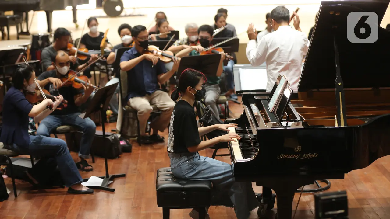 Konser Simfoni Untuk Bangsa Hadirkan Musisi Isyana Sarasvati