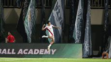Pemain Garudayaksa FC, Alfin Kelilauw merayakan gol pertama timnya ke gawang PSS Sleman dalam laga final Pegadaian Championship 2025/2026 di Stadion Maguwoharjo, Sleman, Yogyakarta, Sabtu (09/05/2026). (Bola.com/Abdul Aziz)