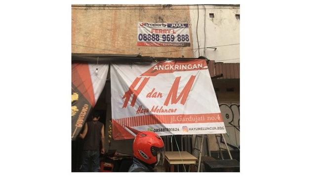 8 Plesetan Tulisan Spanduk Warung Makan Ini Bikin Tepuk Jidat