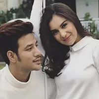 Irish Bella menghadapi komentar negatif hanya karena fotonya bersama Ammar Zoni yang diunggah di media sosial. (Instagram/@ammarzoni)