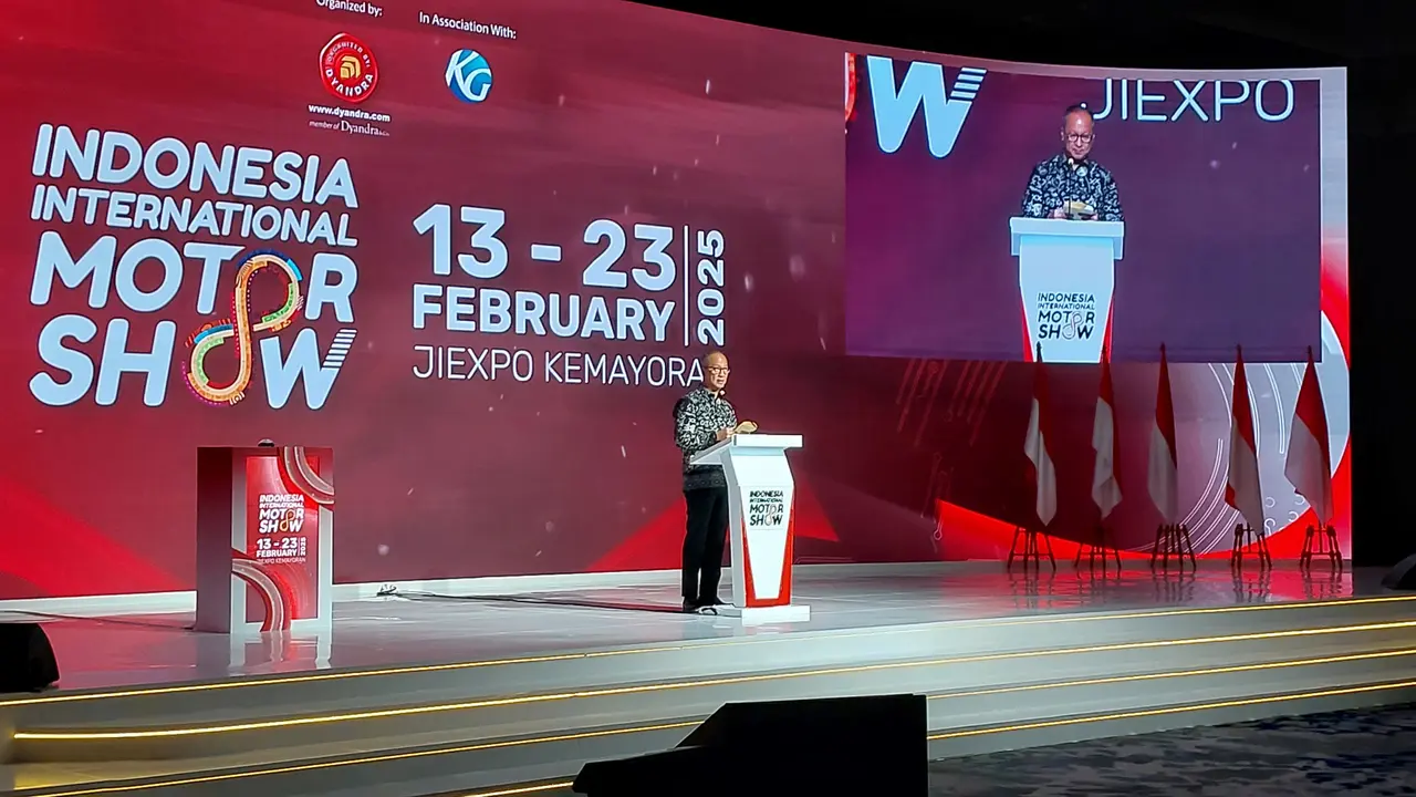 Menteri Perindustrian Agus Gumiwang Kartasasmita