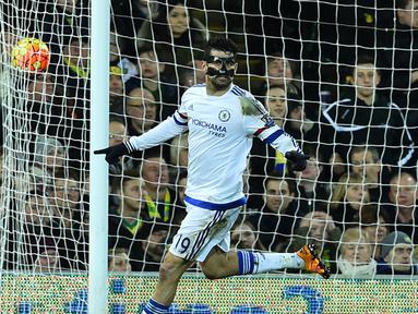 Ekspresi striker Chelsea, Diego Costa, setelah mencetak gol ke gawang Norwich City dalam laga Liga Inggris di Stadion Carrow Road, Norwich, Rabu (2/3/2016) dini hari WIB. (AFP/Ben Stansall)