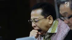 Terdakwa dugaan korupsi proyek e-KTP, Setya Novanto saat sidang lanjutan di Pengadilan Tipikor, Jakarta, Senin (5/3). Sidang mendengar keterangan saksi diantaranya, Komisaris PT Murakabi Sejahtera, Irvanto Hendra Pambudi. (Liputan6.com/Helmi Fithriansyah)