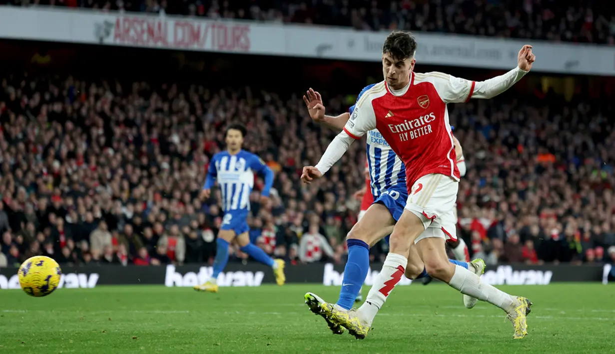 Tuan rumah mendominasi pertandingan sejak peluit ditiup. (AP Photo/Ian Walton)