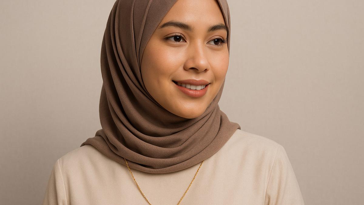 Panduan Memilih Perhiasan yang Cocok untuk Dipakai Bersamaan dengan Hijab, Tampil Anggun dan Syar'i