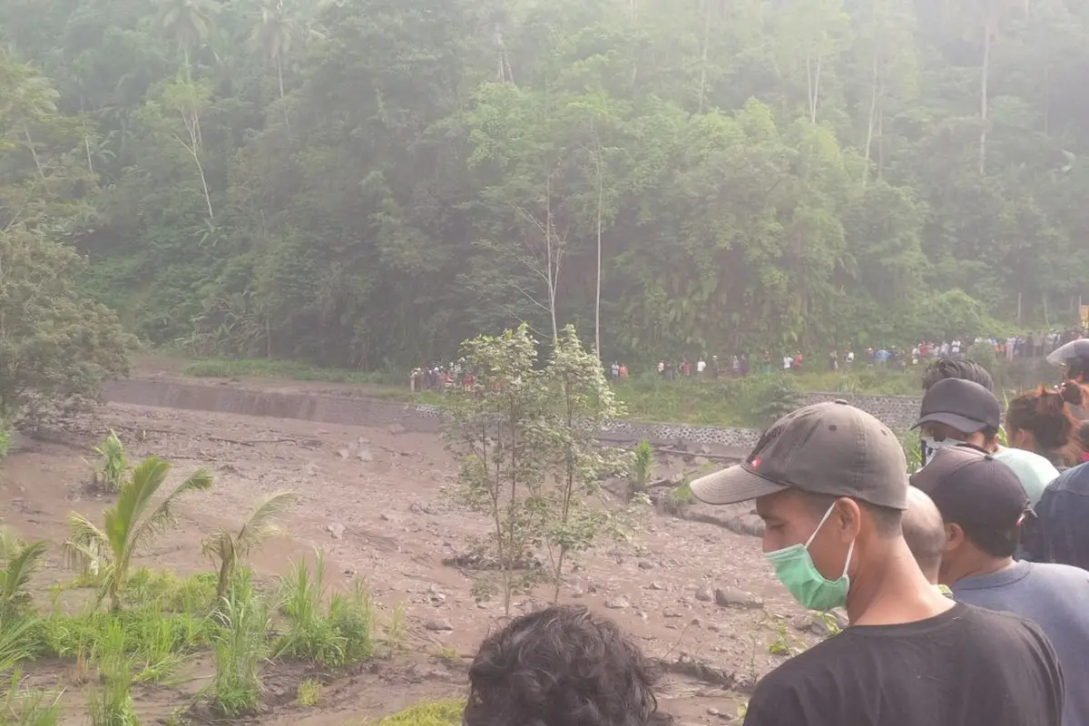 Lahar Dingin Gunung Agung Menyapu Sawah di Dekat Sungai Yeh Sah