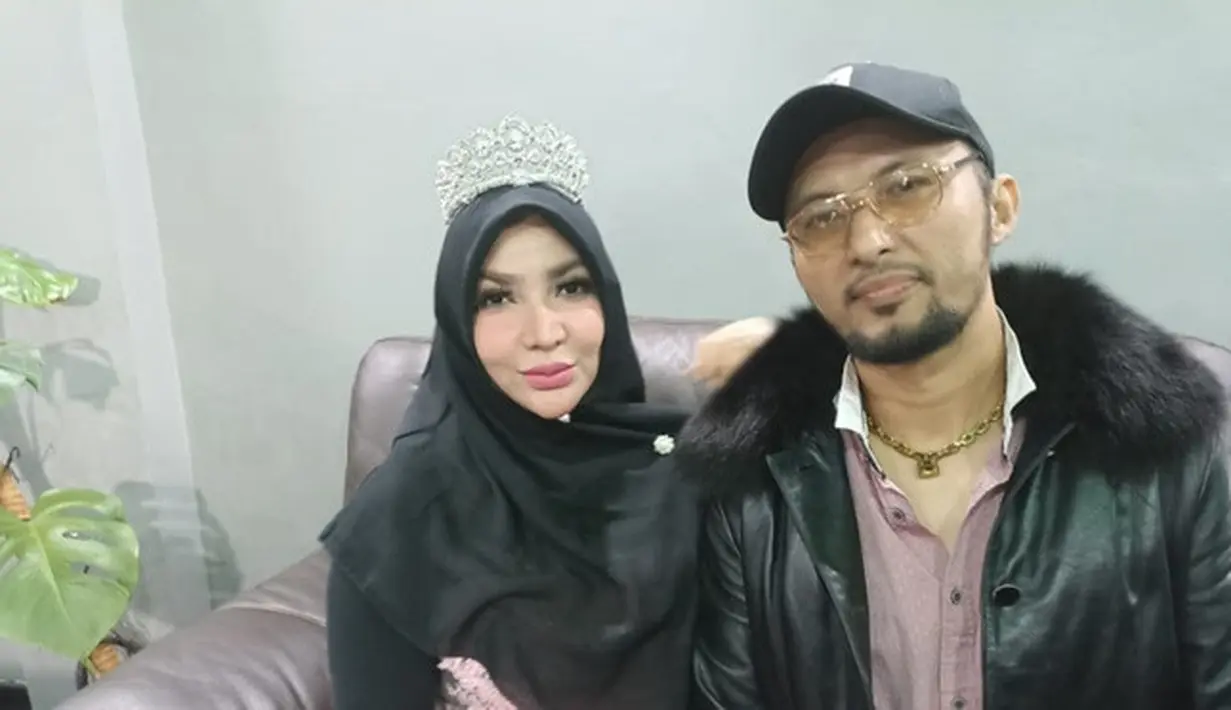 Roro Fitria ajak suami jadi model video klip terbarunya. (Sumber: Instagram/roro.fitria1989)