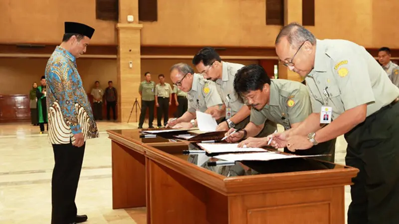 Mentan Amran Minta Pegawai Kementan Siap Melayani Rakyat 24 Jam