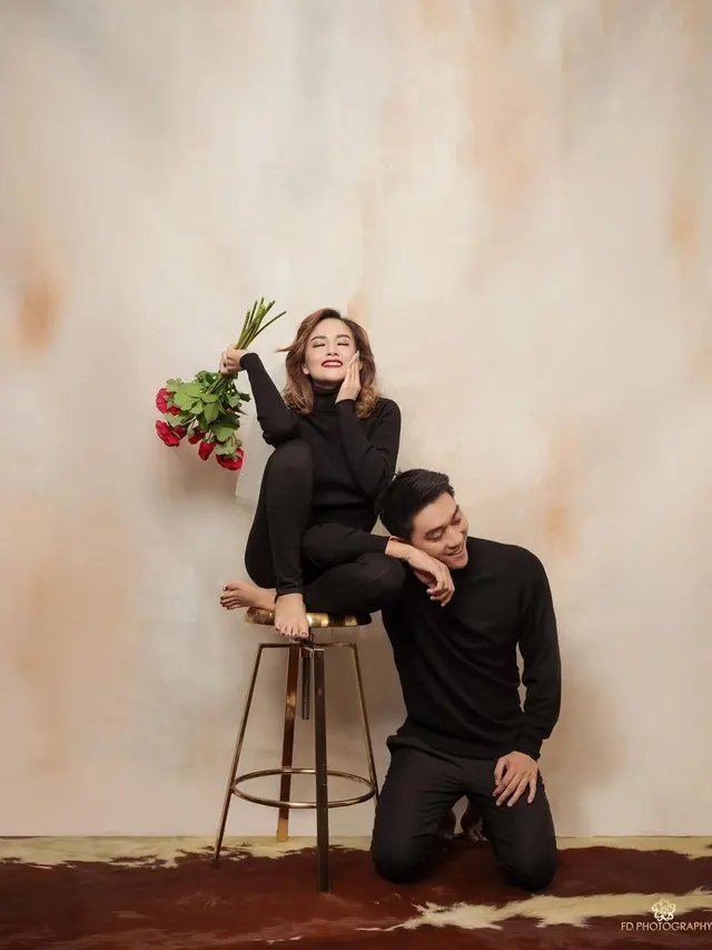 7 Potret Terbaru Prewedding Ifan Seventeen dan Citra Monica, Tampil Mesra