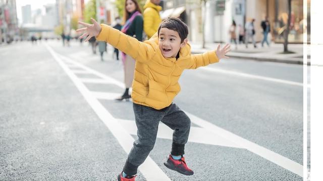 Potret Kocak Rafathar Saat Keliling Dunia (sumber: instagram/raffinagita1717)