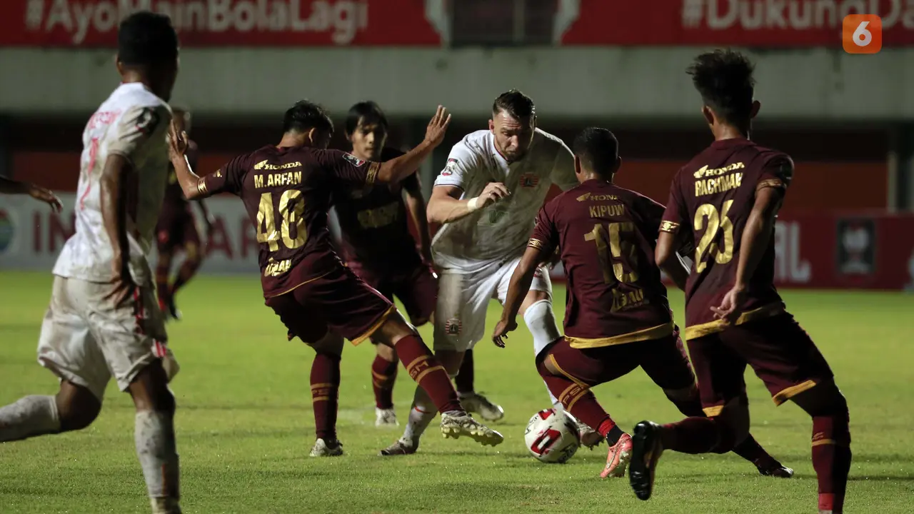 FOTO: 6 Kartu Kuning Warnai Hasil Imbang 0-0 PSM Melawan Persija pada Leg Pertama Semifinal Piala Menpora 2021 di Babak Pertama