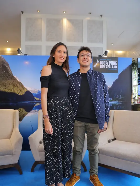 Nadine Chandrawinata dan Dimas Anggara