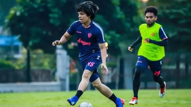 Siap Lepas Ikat Kepala Usai Anak Lahir, Ini 6 Gaya Atta Halilintar Tanpa Bandana