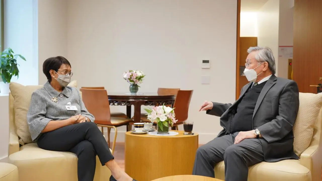 Menlu RI Retno Marsudi dan Menlu Thailand Don Pramudwinai di New York City, di sela-sela Pertemuan ke-77 Majelis Umum PBB (19/9/2022). (Dok: Kemlu RI)
