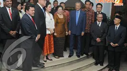 Dalam pertemuan itu Mega didampingi Joko Widodo dan Ketua Bappilu PDI Perjuangan Puan Maharani, Jakarta Pusat, Senin (14/4) (Liputan6.com/Herman Zakharia).