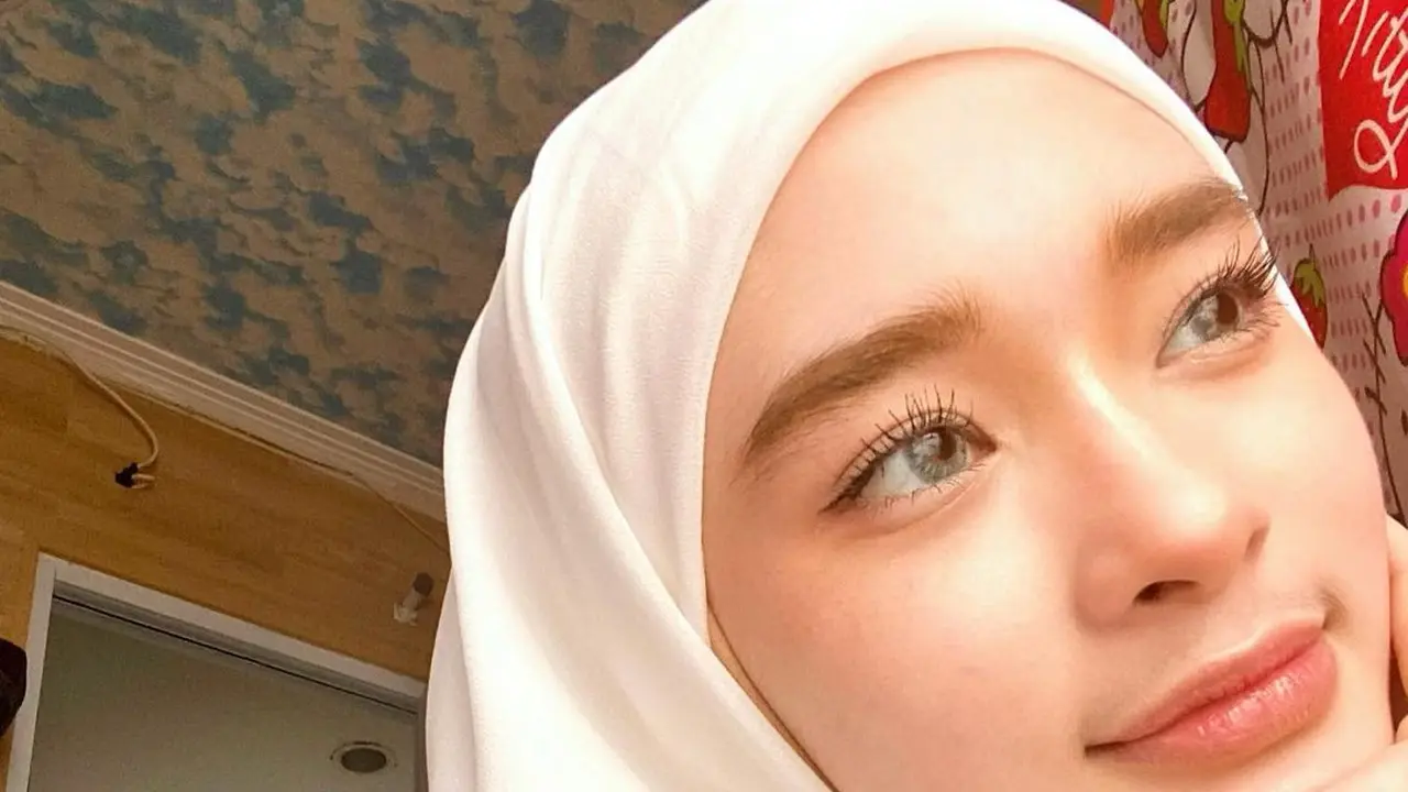 6 Potret Transformasi Gaya Inara Rusli dari Bercadar hingga Kini Dilepas Demi Nafkahi Anak