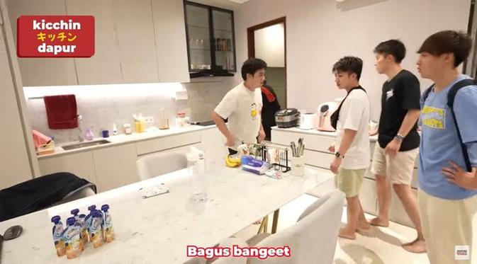 Sukses jadi YouTuber, ini potret rumah baru Jerome Polin. (Sumber: YouTube/Nihongo Mantapu)