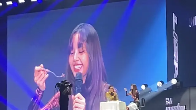 Lisa Blackpink saat fan meet di Jakarta. [Anisha/Fimela]