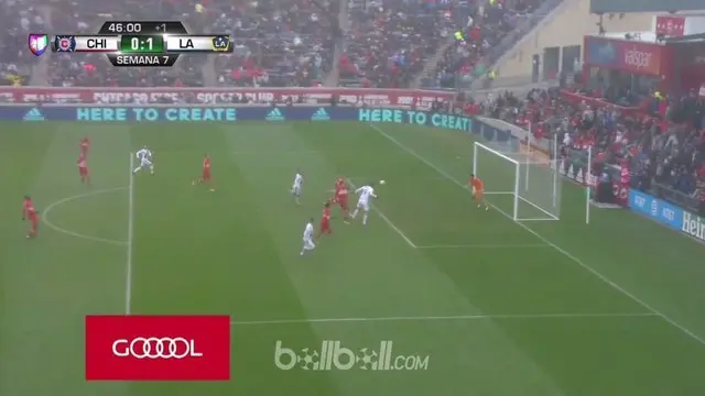 Zlatan Ibrahimovic mencetak gol semata wayang LA Galaxy saat hadapi Chicago Fire. This video is presented by Ballball.