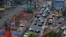 Proyek MRT yang memakan badan jalan menyebabkan kemacetan di kawasan Blok M. Ditargetkan selesai pada 2016, Kawasan Blok M, Jakarta, Selasa (3/3/2015). (Liputan6.com/Johan Tallo)