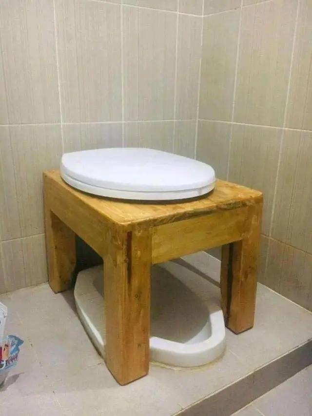 6 Potret WC Duduk Low Budget Ini Bikin Ketawa Geli