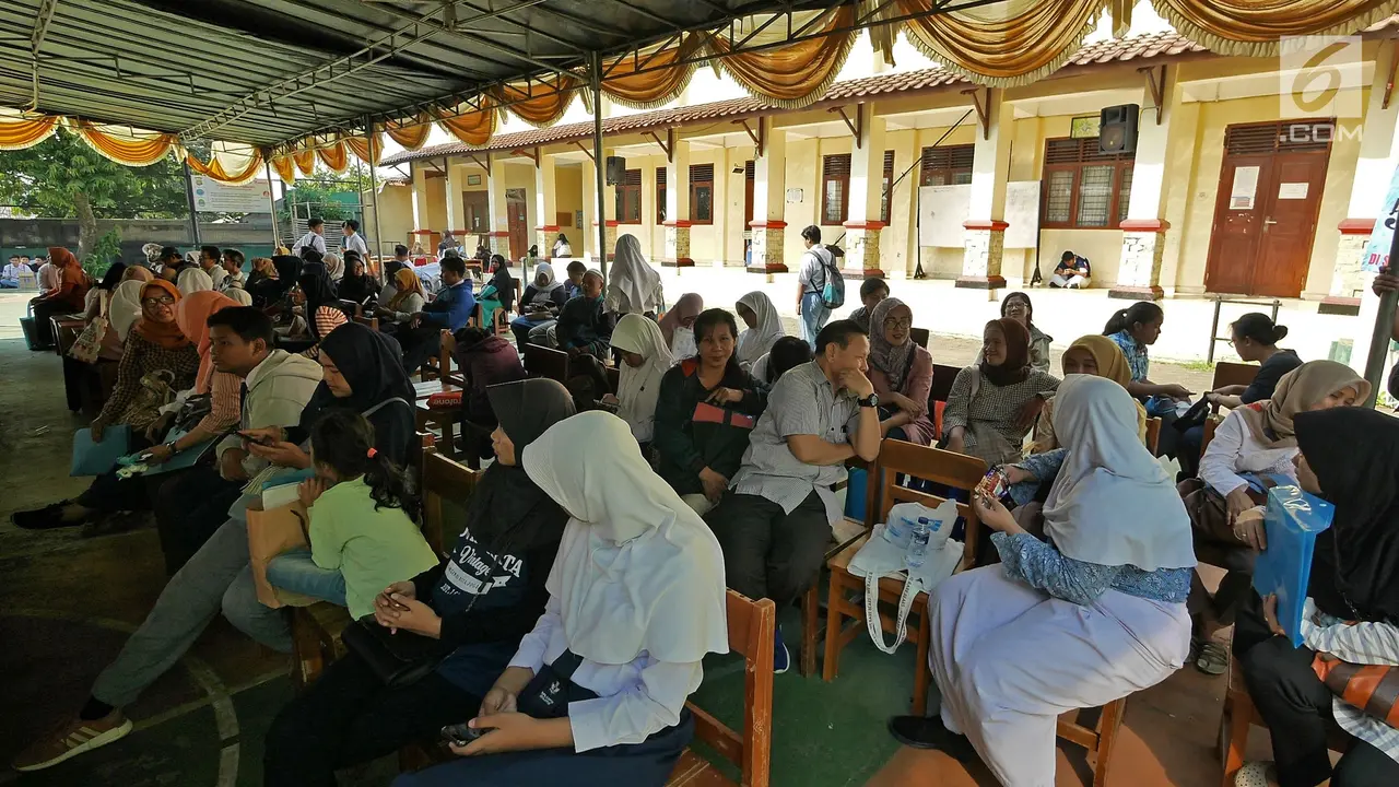 SMAN 1 Depok Diserbu Pendaftar PPDB