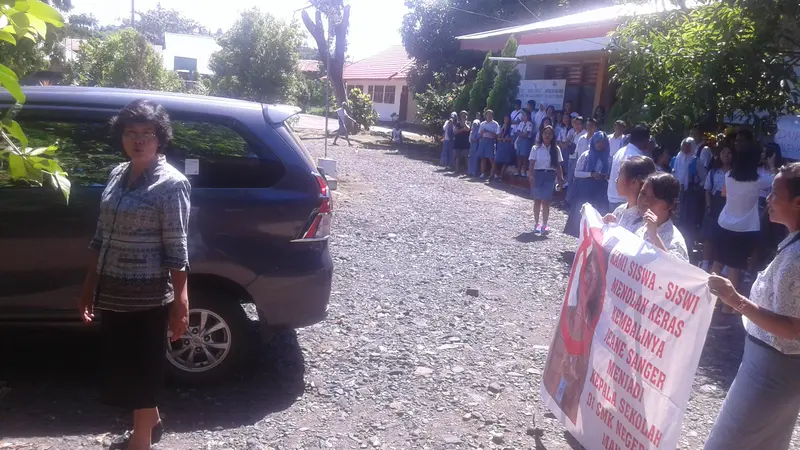 Kepala sekolah Manado