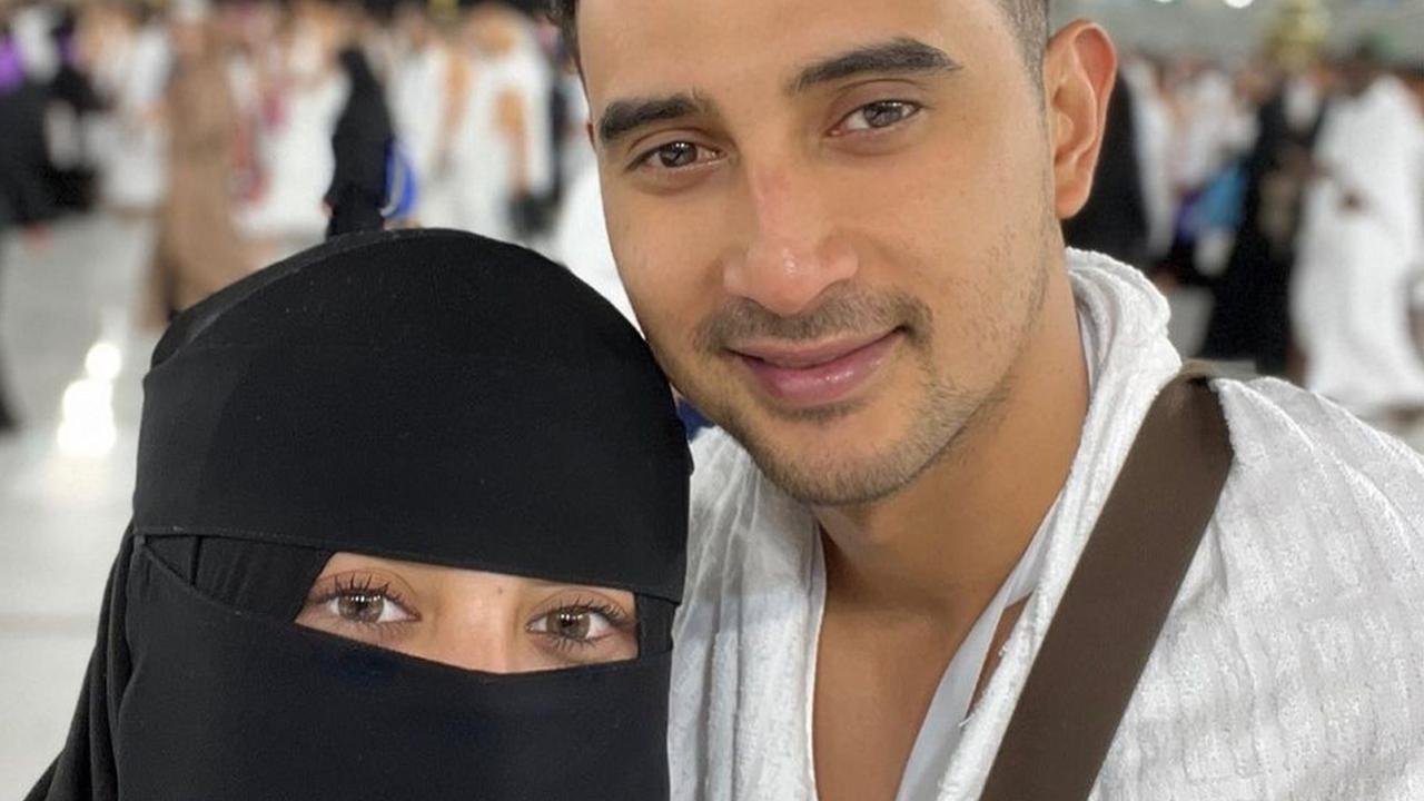 Pesona Margin Wieheerm Tampil Berhijab Hingga Bercadar saat Umroh, Banjir Pujian