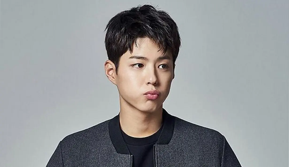 Park Bo Gum, seorang aktor Korea yang selalu dikenal dengan sopan santunnya ini memang sedang di puncak kesuksesan. Membawa kabar baik, Park Bo Gum dikabarkan akan mengunjungi penggemarnya di Indonesia. (Instagram/Parkbogum)