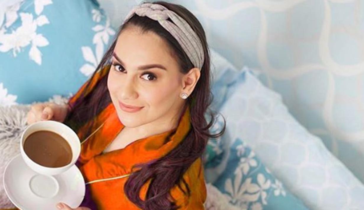 FOTO: Deretan Artis Ini Sedang Berbahagia Menanti ...