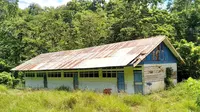 Bangunan SD Negeri Mambie yang disegel pemilik lahan (Foto: Liputan6.com/Abdul Rajab Umar)