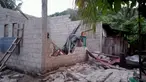 Sebuah rumah yang rusak setelah gempa melanda kepulauan Tanimbar di Maluku (10/1/2023). Gempa dengan magnitudo (M) 7,6 berdampak pada kerusakan sejumlah rumah warga di daerah itu. (Photo by Handout / BNPB / AFP)