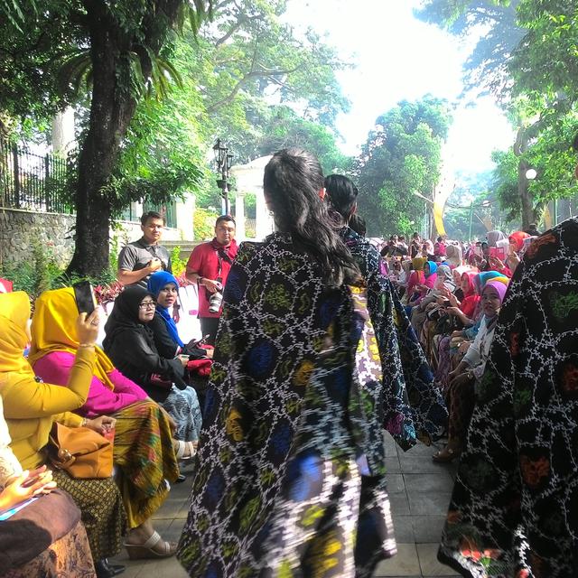 Motif Batik Daun Talas Berasal Dari - Contoh Motif Batik