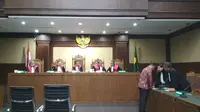 Mantan Ketua DPRD Kepulauan Sula, Zainal Mus, usai vonis hakim. (Merdeka.com/Hari Ariyanti)