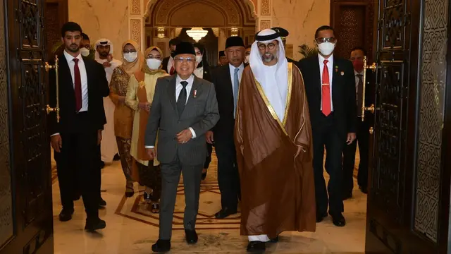 Wakil Presiden Ma'ruf Amin tiba di Abu Dhabi, Persatuan Emirat Arab (PEA), Selasa (1/11/2022).