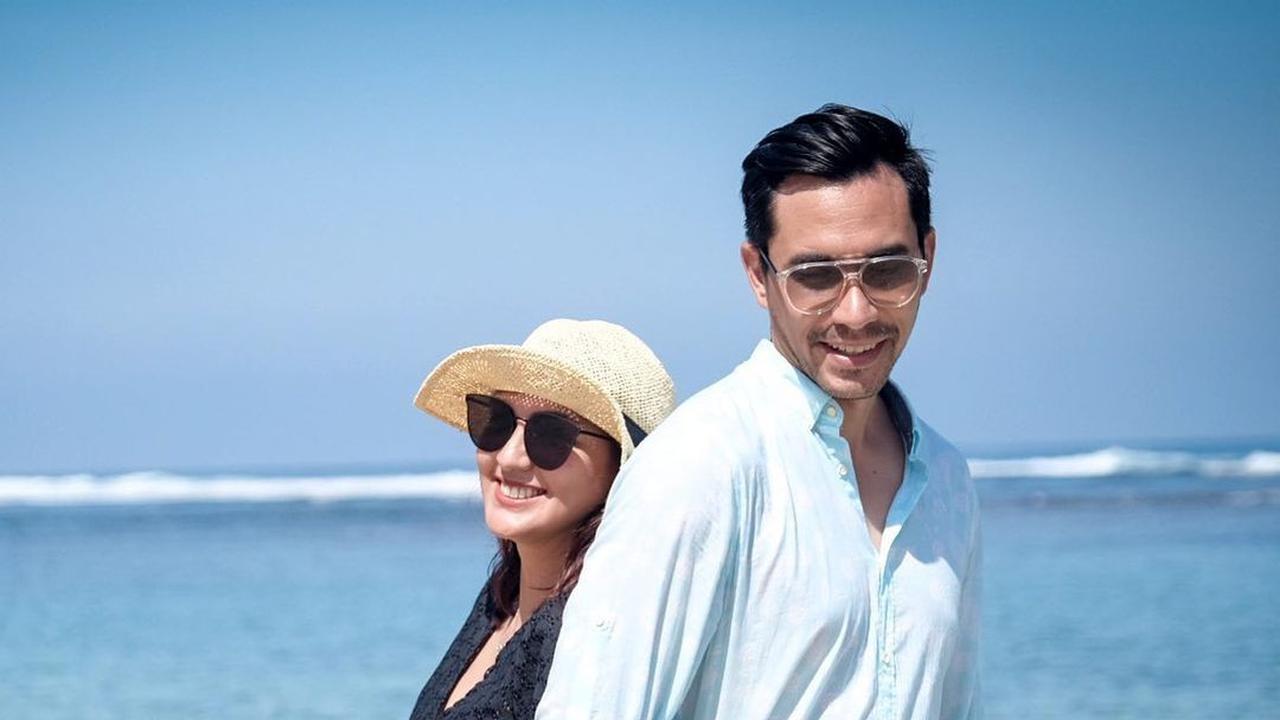Darius Sinathrya dan Donna Agnesia. (Foto: Instagram @darius_sinathrya)
