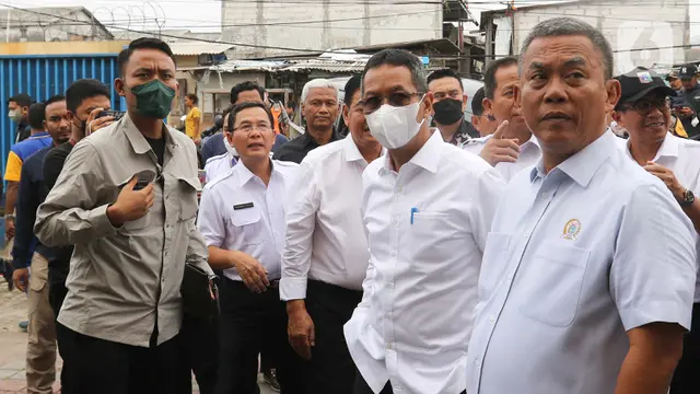 PJ Gubernur DKI Jakarta Heru Budi Tinjau Rumah Pompa Waduk Pluit