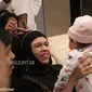 Gen Halilintar akhirnya bertemu Ameena, setelah 3 tahun tak pulang ke Indonesia. (Sumber: YouTube/ GEN HALILINTAR)