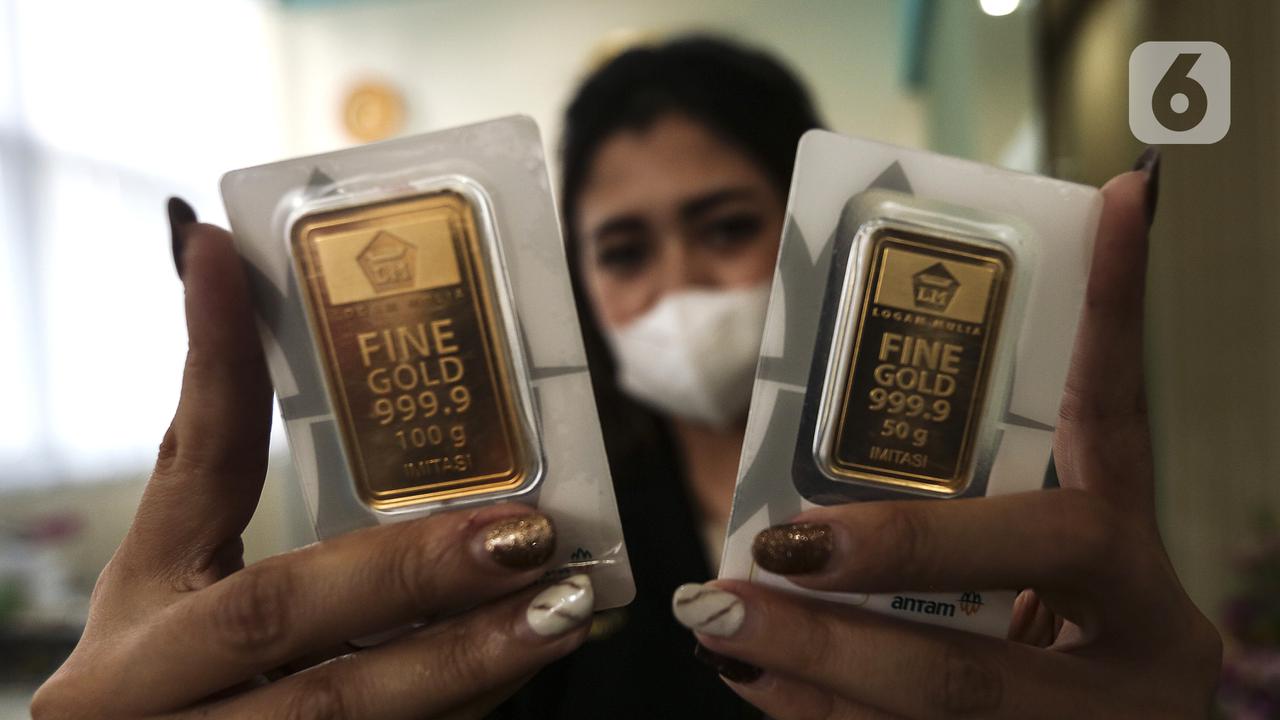 FOTO: Awal Pekan, Harga Emas Antam Turun Menjadi Rp 944 Ribu per Gram