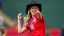 Striker berparas cantik asal Inggris, Toni Duggan, resmi merapat ke Camp Nou untuk bergabung dengan Tim putri FC Barcelona. (AFP/Geoff Robins)