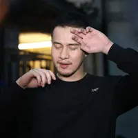 "Itu bahagia sekali, sampai nangis saya," kata Herjunot Ali yang suka mengaku sejak usia 21 tahun mulai menciptakan lagu. (Nurwahyunan/Bintang.com)