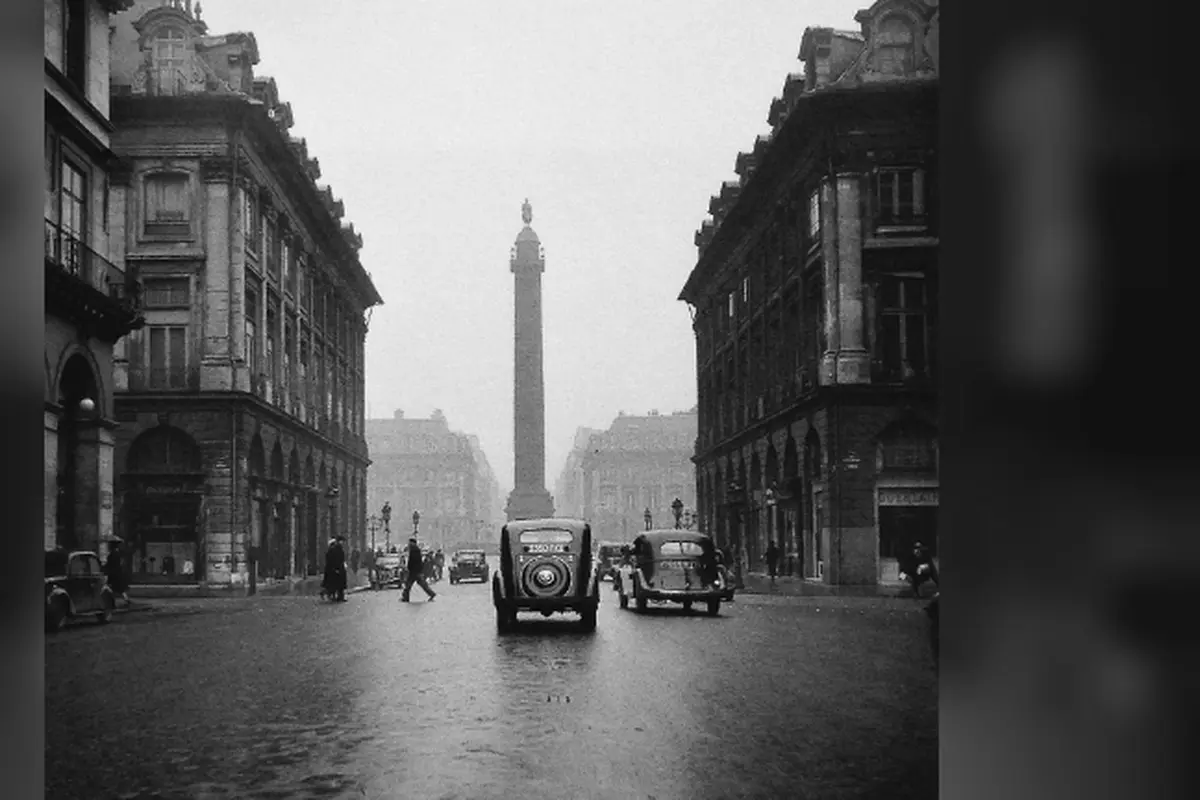 8-7-1951: Paris Rayakan Ulang Tahun ke - 2,000