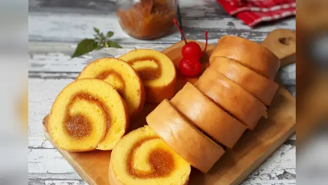 Coba bikin suasana baru dengan mengganti kue kering dengan beberapa jenis kue basah untuk Lebaran kali ini.