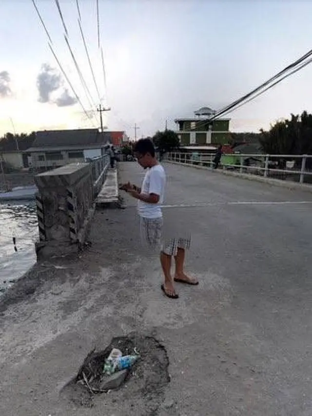 6 Potret Driver Ojek Online 'Ngebug' di Google Street View Ini Absurd