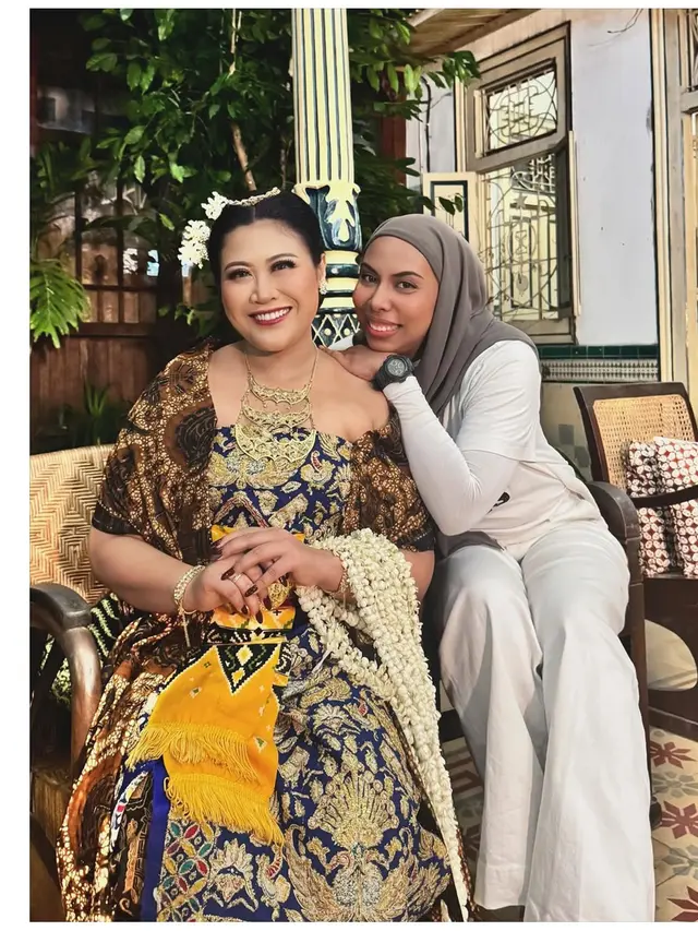 6 Potret Prewedding Boiyen Tema Adat Jawa di Jogja, Elegan Bernuansa Klasik
